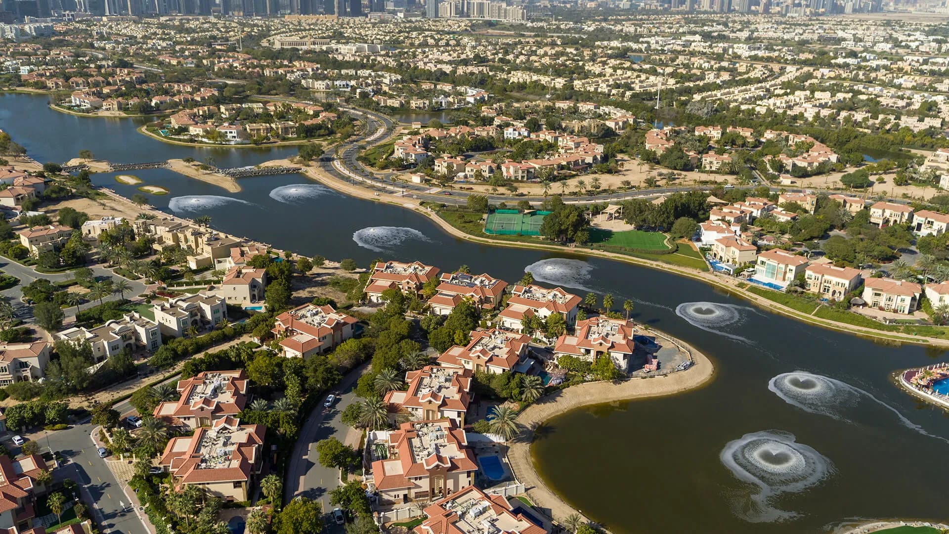 Off-Plan Triplexes in Jumeirah Islands with APIL Properties