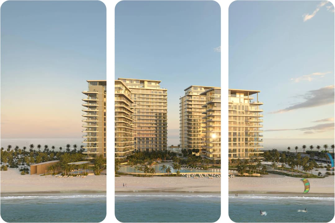 ناطحة سحاب بجانب قناة مع مساحات خضراء وقوارب قريبة