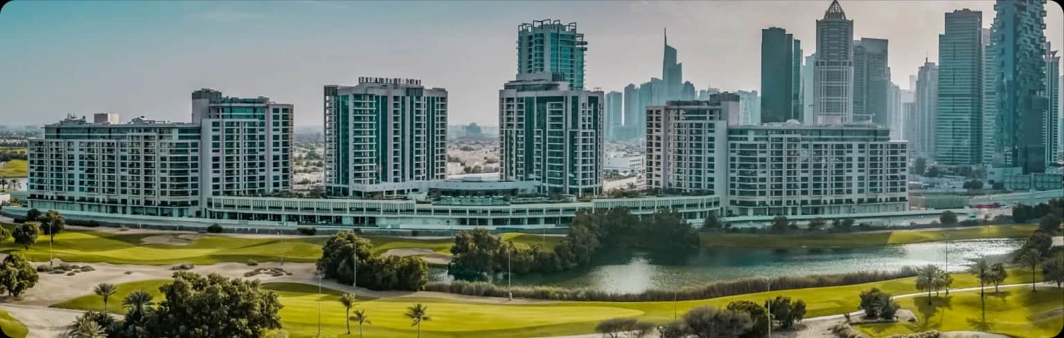 مزايا وعيوب العيش في تلال الإمارات